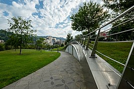 West view of Guggenheim Museum, Bilbao, Spain (PPL2-Enhanced) julesvernex2.jpg