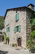 Building at Place du Presbytere in Sainte-Enimie 02.jpg