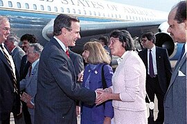 Vice President Bush arrives Hartford, CT 24 Mar 88.jpg