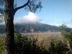 Gunung bromo di siang hari 01.jpg