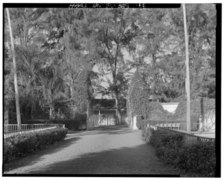 VIEW WEST STABLE GATES, BETWEEN PADDOCK AND STABLE AREA- CD-W. - Hialeah Park Race Track, East Fourth Avenue, Hialeah, Miami-Dade County, FL HABS FLA,13-HIAL,1-88.tif