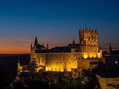 Fotografía nocturna del Alcázar de Segovia 1.jpg