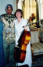 Thumbnail for File:Maria Kliegel and Nelson Mandela.jpg