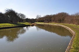 Grand Union Canal - Curves - geograph.org.uk - 2300346.jpg