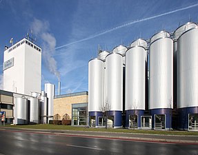 Sudhaus und Lagertanks - Brewing house and storage tank of Kulmbacher Brauerei