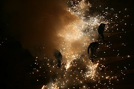 Nit de les fogueres (2) - panoramio.jpg