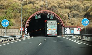 Autovía A5, 2016 (03), túnel Miravete.jpg