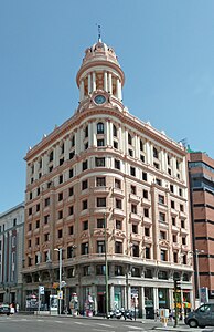 N.º 39, La Adriática, fue proyectado en 1926 por Luis y Joaquín Sainz de los Terreros y construido entre 1926 y 1928.