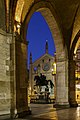 La chiesa, vista da Piazza dei Cavalli / The church, as seen from Piazza dei Cavalli.