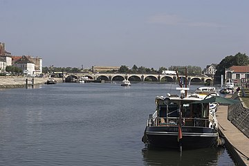 Saône river with quai and barrage at Gray, Dep. Haute-Saône, France