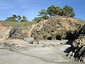 Falaises et grottes de la plage de la Source 4.