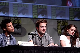 Taylor Lautner, Robert Pattinson & Kristen Stewart (7585906310).jpg