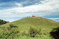 English: The Skalunda grave mound. Svenska: Skalundahägen är en storhög från järnåldern.