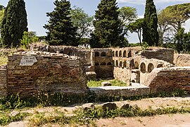 Ostia Antica - Via Delle Tombe.jpg