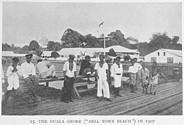 The Duala shore -Bell Town beach- in 1907.jpg