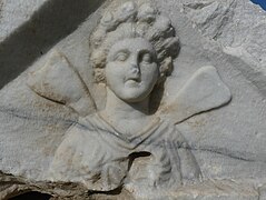 TyreAlBassNecropolis PsycheReliefSarcophagusLid RomanDeckert20112019.jpg