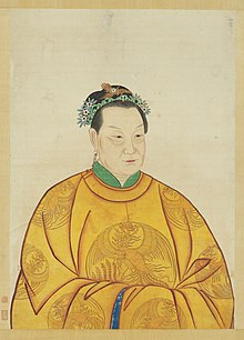 42. 明孝慈高皇后半身像轴. 纸本设色