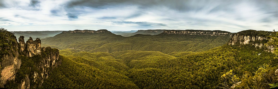 Three Sister Blue Mountains -- User:Damienkeffyn