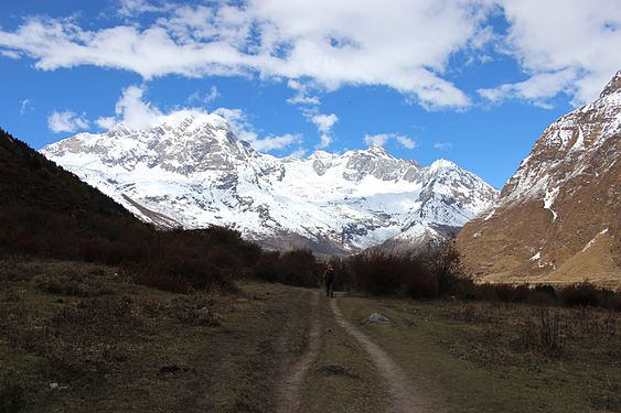 Manaslu trekking range © Hemanta Kumari Chaudhary