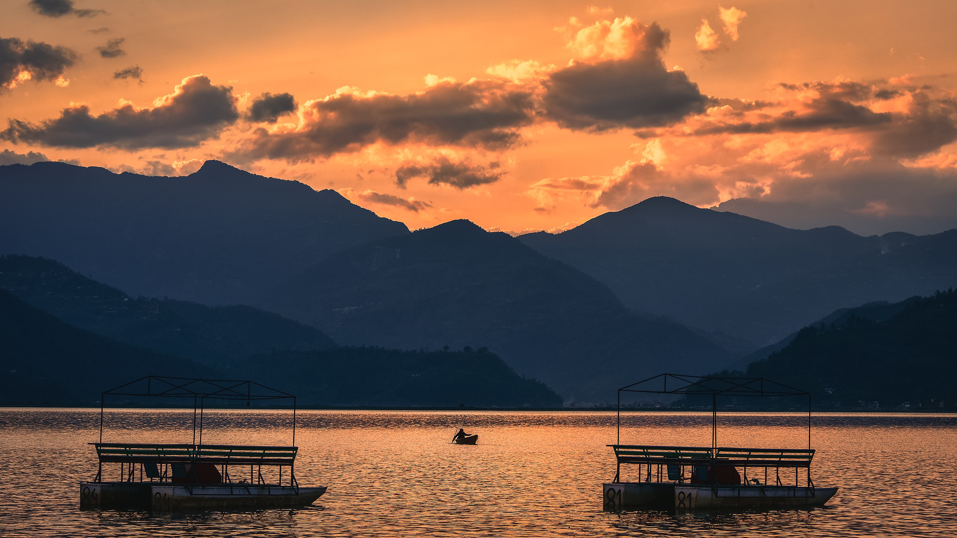 Sunset on Phewa Lake by User:Q-lieb-in.