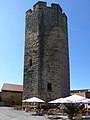 stauferzeitlicher Kalksteinbergfried (um 1220) der Burg Steinsberg, Baden-Württemberg