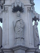 Don Remondo en el Monumento a Fernando III.JPG