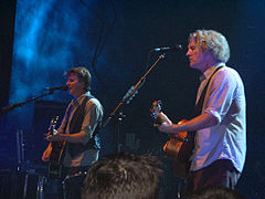 Finn brothers Plymouth 2004.jpg