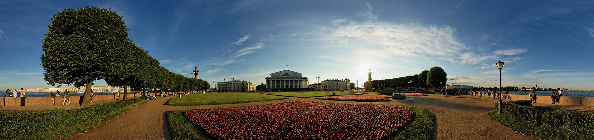 Best panoramic photo. Old Saint Petersburg Stock Exchange Square Ensemble and Rostral Columns, Tip of Vasilievsky Island. Author: Andrey Salnikov