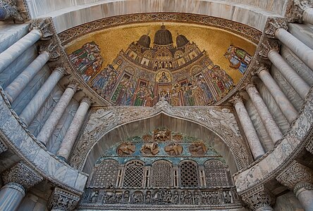 San Alipio facade door of San Mark Basilika of Venice (XIIIth century).