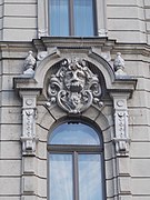 Town Hall, stucco, bird net and bird spikes, 2019 Győr.jpg