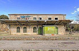 Caseta de la estación de tren de Ledrada.jpg