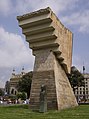 Een standbeeld op Plaça de Catalunya, een plein in Barcelona (Spanje)