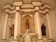 Altar Iglesia de Guacarhue.jpg