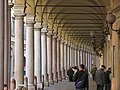 Portici del Collegio, Via Emilia centro.