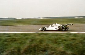 Alan Jones Surtees TS19 RoC 1976.jpg