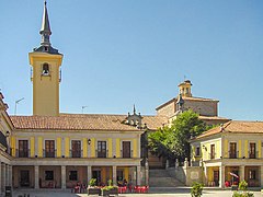 Iglesia y Plaza Mayor de Brunete edited.jpg