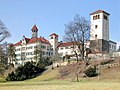 Schloss Waldenburg mit dem Bergfried der stauferzeitlichen Burg, einem der wenigen quadratischen Bergfriede in Sachsen (nur das Unterteil ist mittelalterlich), Sachsen