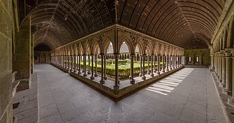 Cloître Abbaye du Mont Saint-Michel 2015-05-28.jpg