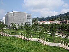 Edificios- Biblioteca de la Universidad de Deusto y Bizkaia Aretoa de la EHU (9293235076).jpg