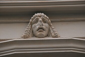 Detail of the facade/ detalle de la fachada