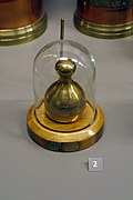 One pound avoirdupois weight - Musée des arts et métiers - Inv 3287 - 02.jpg