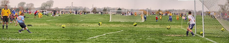 Penalty kick panning panorama.jpg