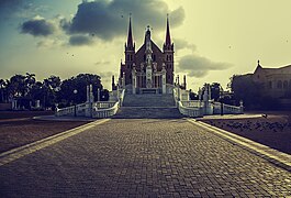 St. Patrick's Cathedral khi.jpg