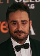 Bayona en la alfombra roja de los Premios Goya 2017 (cropped).jpg