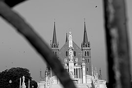 St. Patrick's Cathedral on a warm sunny day.jpg