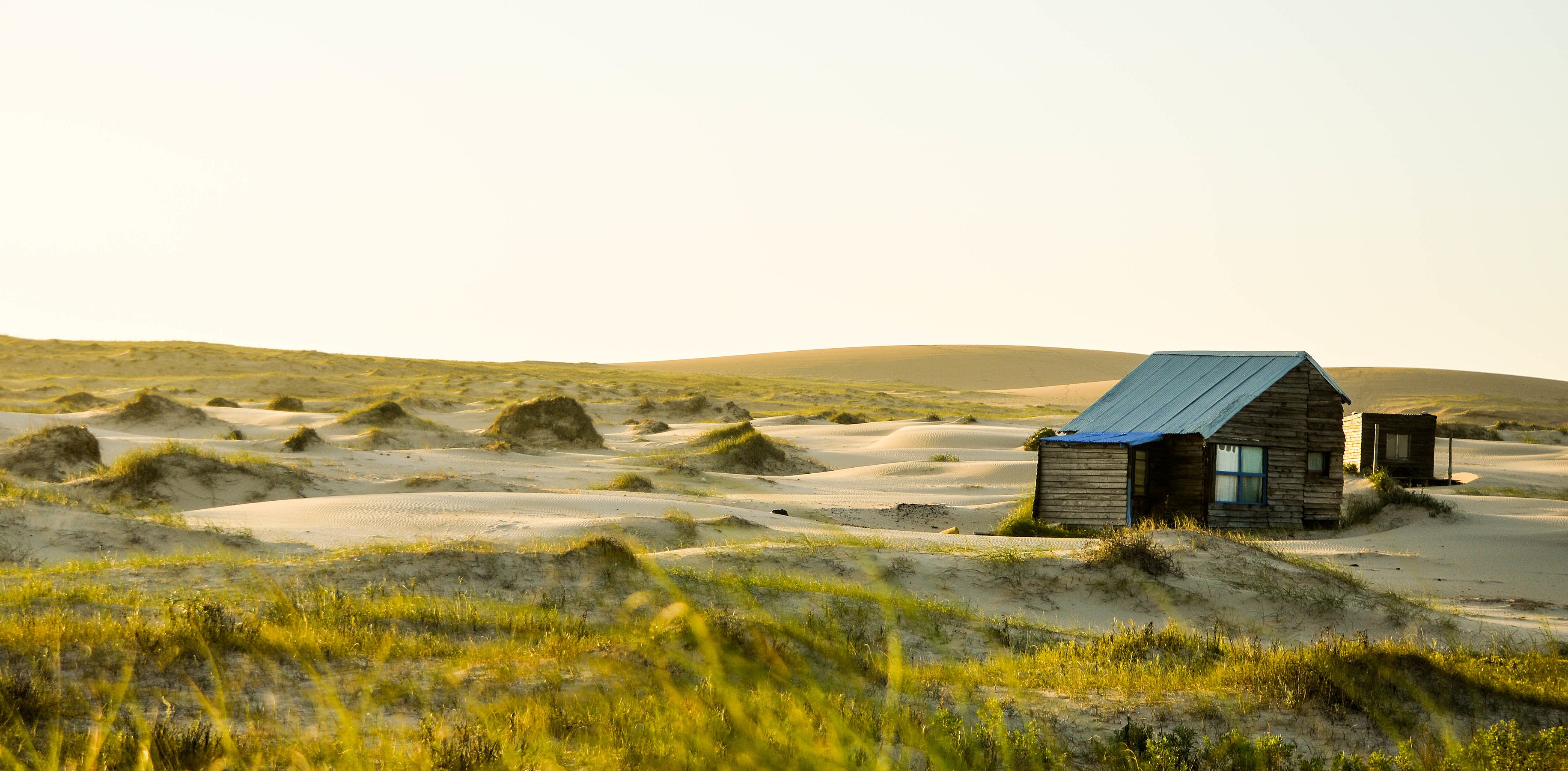 Ranch in the dunes in the north of Cabo Polonio, in Rocha, Uruguay. By Robedu, CC-BY-SA-3.0-UY