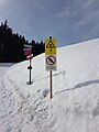 osmwiki:File:Schwarzenberg-Boedele-junction (ski) and Skiing signs-03ASD.jpg