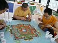 Le temple des mille Bouddhas, fabrication d'un mandala