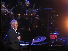 Burt Bacharach (cropped).jpg