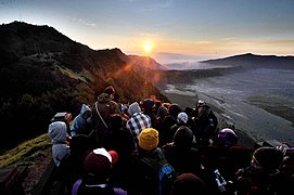 Menanti Sunrise di Bromo.jpg